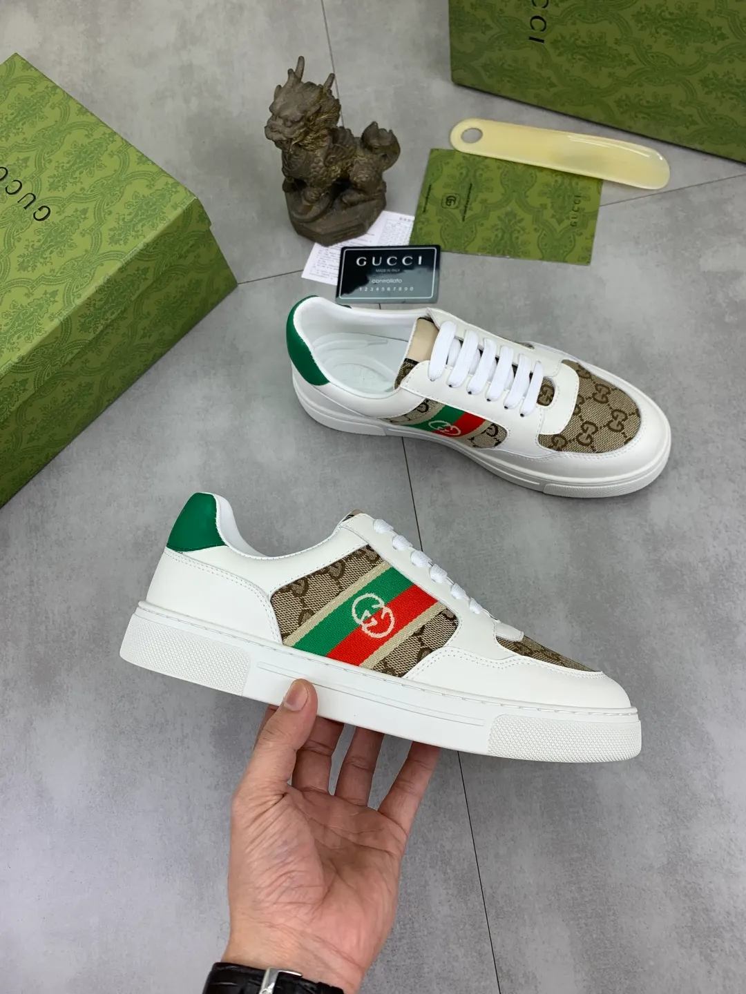 Men's shoes 💰P420 💰[New style]🆘 The latest model from Gucci GUCCI official website🎁Classic casual and fashionable men's shoes👟Best model💥The style is simple and elegant, exclusive for trendy men. Unique official website latest brand elements👑Gucci original decoration, fashionable and generous, original soft calfskin fabric➕Comfortable soft first-layer pigskin lining ✅The official website specifies wear-resistant casual outsole, the classic model is photographed in real life🎬Color: 2️⃣colors available😍Number of codes: 38-44